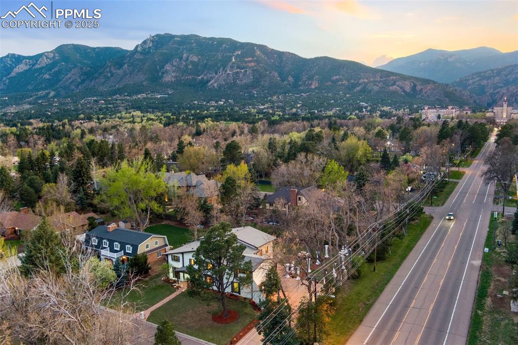 Colorado Springs, Colorado, 80906, United States, 5 Bedrooms Bedrooms, ,6 BathroomsBathrooms,Residential,Active,1992227
