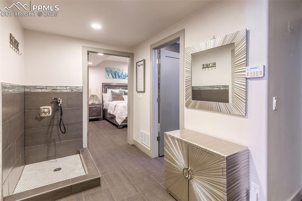 Manitou Springs, Colorado, 80829, United States, 3 Bedrooms Bedrooms, ,3 BathroomsBathrooms,Residential,Active,1992234