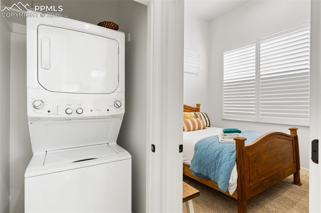 Colorado Springs, Colorado, 80903, United States, 2 Bedrooms Bedrooms, ,2 BathroomsBathrooms,Residential,Active,2045029