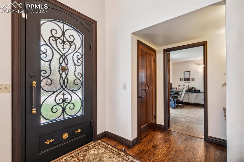 Colorado Springs, Colorado, 80906, United States, 5 Bedrooms Bedrooms, ,6 BathroomsBathrooms,Residential,Active,1992227