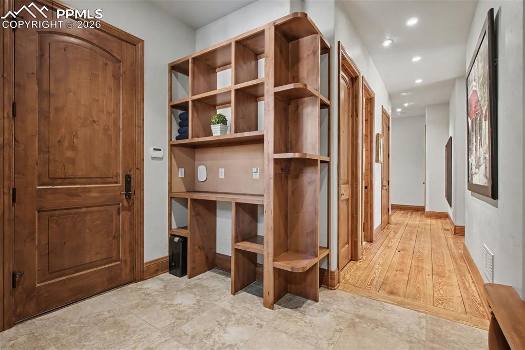 Colorado Springs, Colorado, 80906, United States, 5 Bedrooms Bedrooms, ,7 BathroomsBathrooms,Residential,Active,2017120