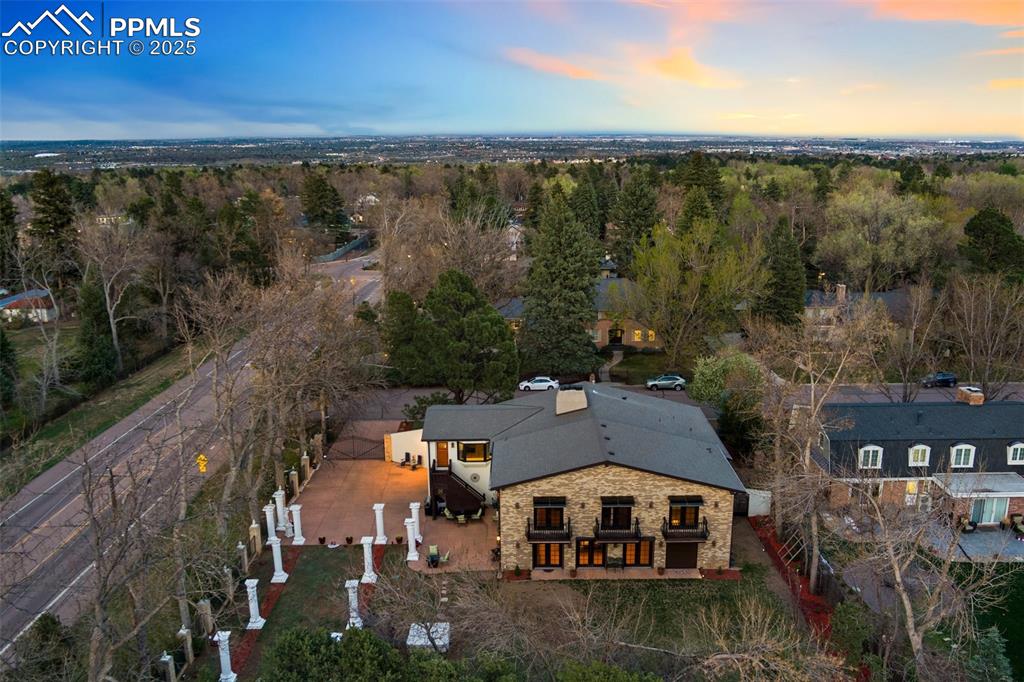 Colorado Springs, Colorado, 80906, United States, 5 Bedrooms Bedrooms, ,6 BathroomsBathrooms,Residential,Active,1992227