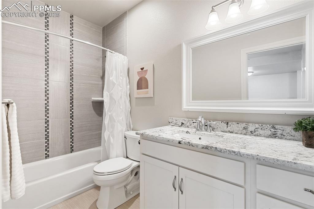 Colorado Springs, Colorado, 80921, United States, 5 Bedrooms Bedrooms, ,4 BathroomsBathrooms,Residential,Active,2002344