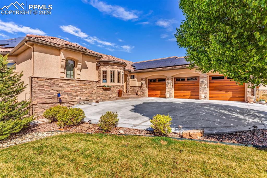 Pueblo, Colorado, 81001, United States, 4 Bedrooms Bedrooms, ,5 BathroomsBathrooms,Residential,Active,2043818