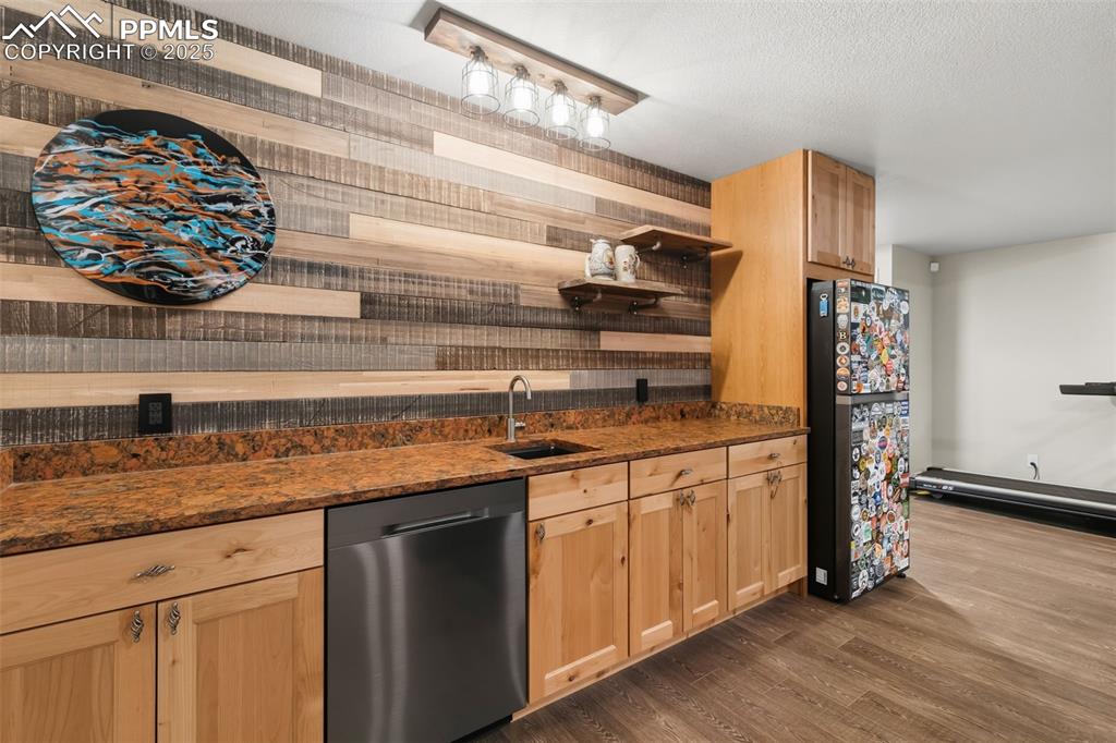 Colorado Springs, Colorado, 80904, United States, 4 Bedrooms Bedrooms, ,5 BathroomsBathrooms,Residential,Active,1992276