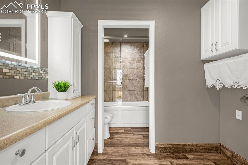 Colorado Springs, Colorado, 80904, United States, 8 Bedrooms Bedrooms, ,5 BathroomsBathrooms,Residential,Active,1810449