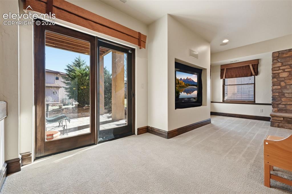 Colorado Springs, Colorado, 80906, United States, 4 Bedrooms Bedrooms, ,6 BathroomsBathrooms,Residential,Active,2043826