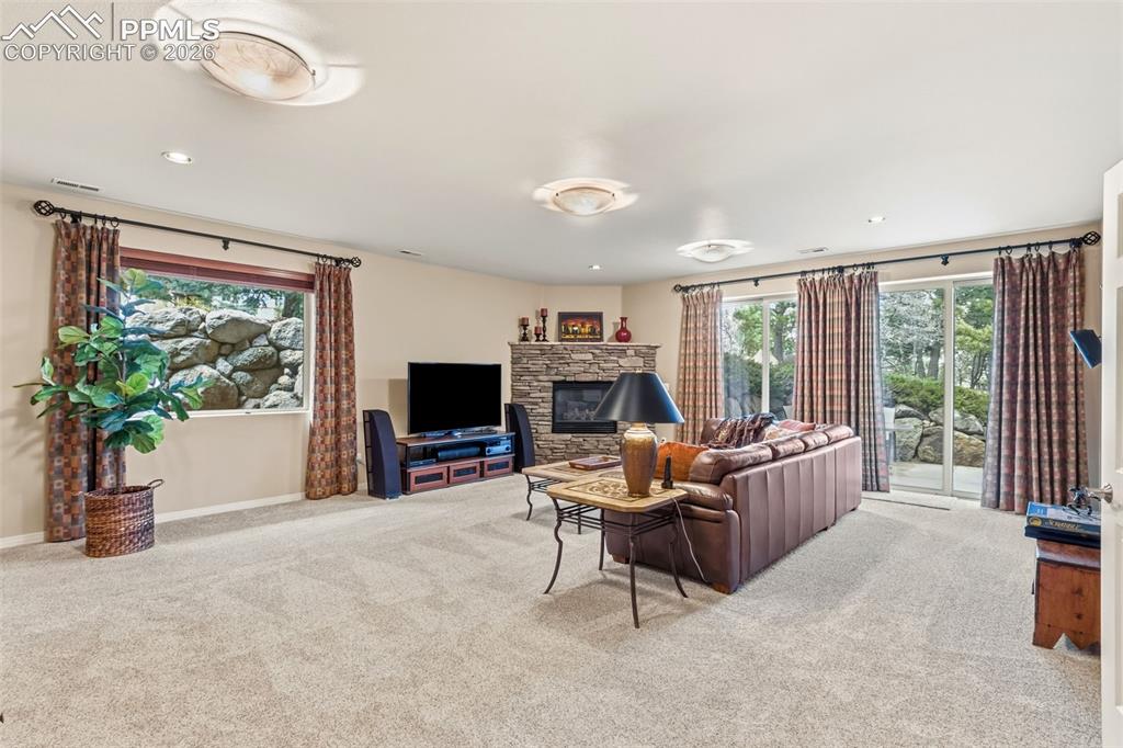 Colorado Springs, Colorado, 80906, United States, 4 Bedrooms Bedrooms, ,3 BathroomsBathrooms,Residential,Active,2045402