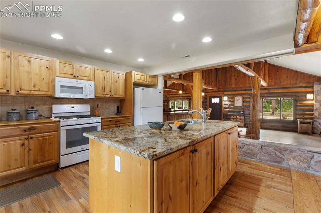 Woodland Park, Colorado, 80863, United States, 2 Bedrooms Bedrooms, ,2 BathroomsBathrooms,Residential,Active,2042677