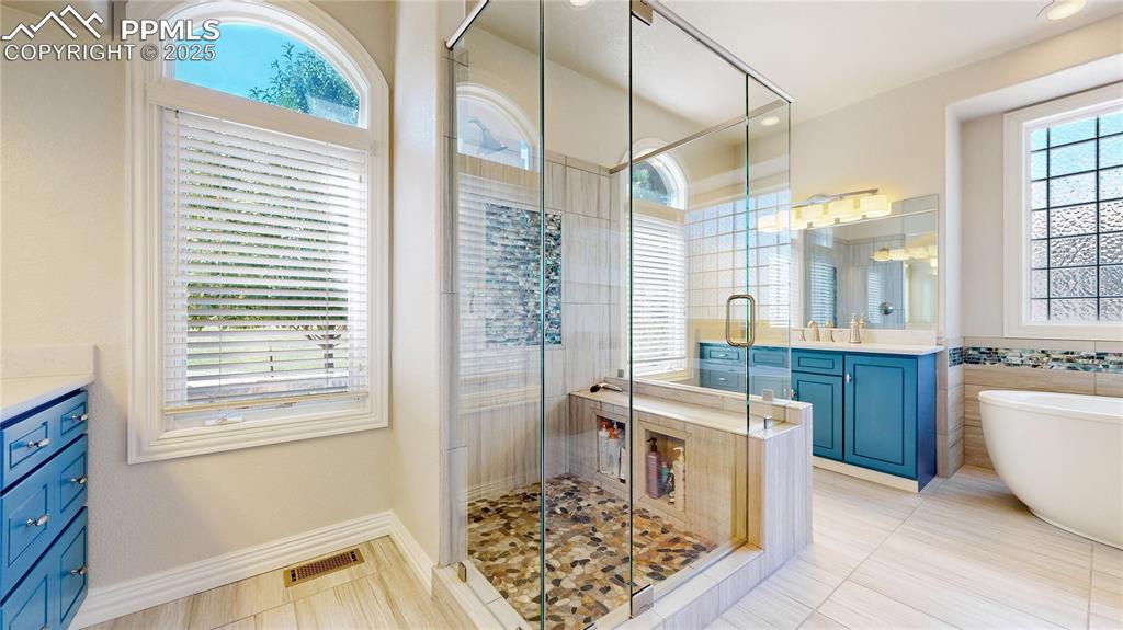 Littleton, Colorado, 80125, United States, 5 Bedrooms Bedrooms, ,4 BathroomsBathrooms,Residential,Active,1927660