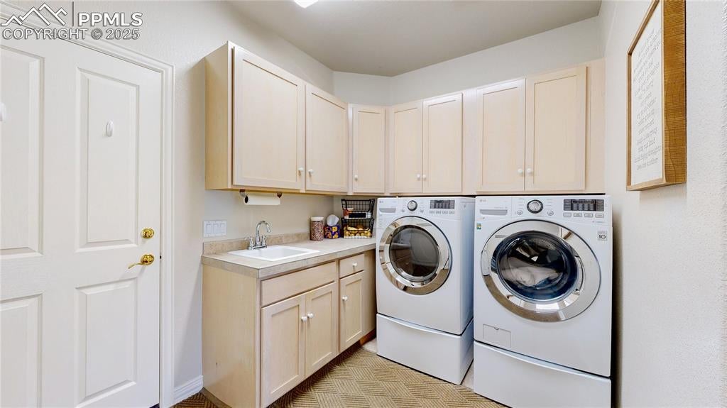 Littleton, Colorado, 80125, United States, 5 Bedrooms Bedrooms, ,4 BathroomsBathrooms,Residential,Active,1927660