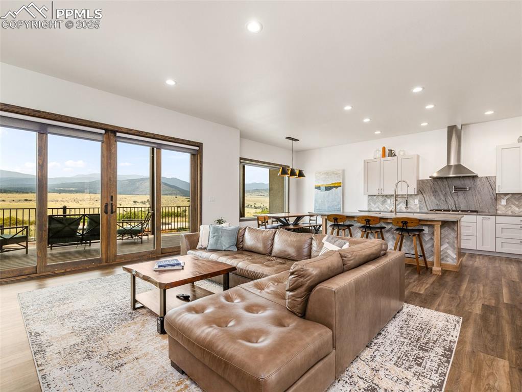 Beulah, Colorado, 81023, United States, 5 Bedrooms Bedrooms, ,5 BathroomsBathrooms,Residential,Active,1922547