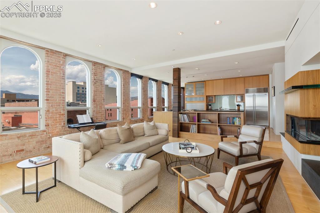 Colorado Springs, Colorado, 80903, United States, 3 Bedrooms Bedrooms, ,3 BathroomsBathrooms,Residential,Active,2010586