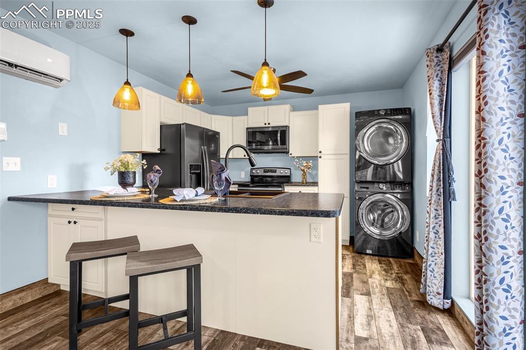 Colorado Springs, Colorado, 80904, United States, 8 Bedrooms Bedrooms, ,5 BathroomsBathrooms,Residential,Active,1810449