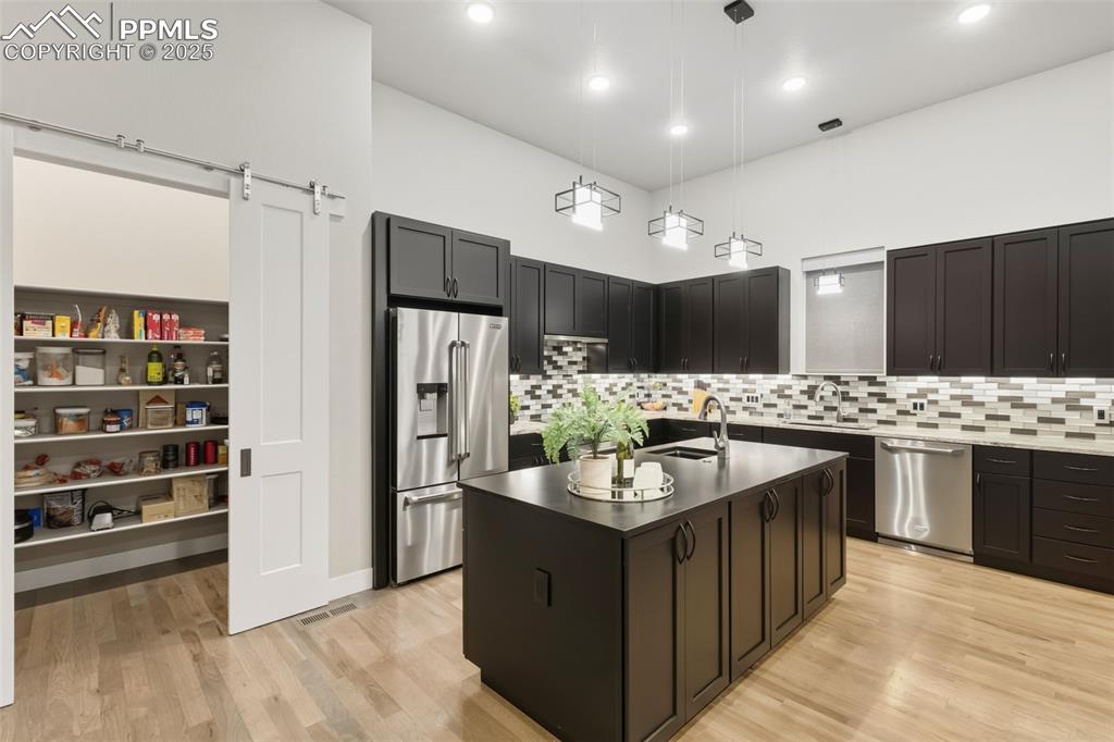 Colorado Springs, Colorado, 80904, United States, 4 Bedrooms Bedrooms, ,5 BathroomsBathrooms,Residential,Active,1992276