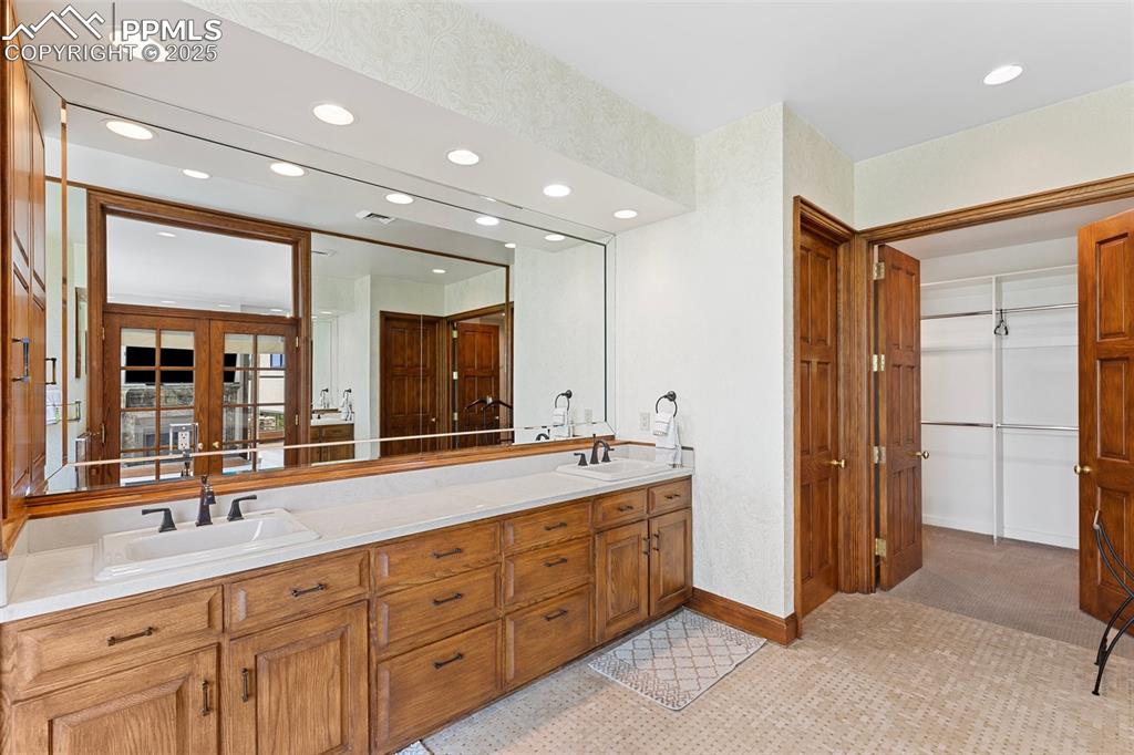 Colorado Springs, Colorado, 80906, United States, ,6 BathroomsBathrooms,Residential,Active,1823998