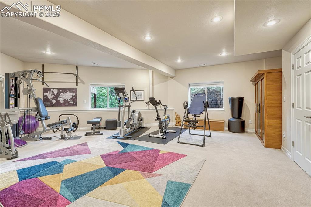 Colorado Springs, Colorado, 80908, United States, ,5 BathroomsBathrooms,Residential,Active,1831816