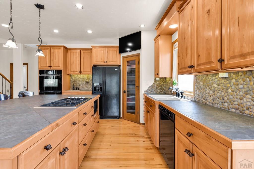 Rye, Colorado, 81069, United States, ,4 BathroomsBathrooms,Residential,Active,1824913