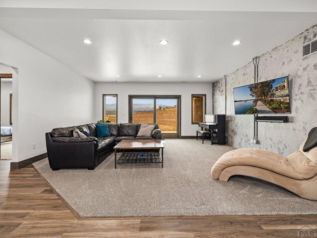 Beulah, Colorado, 81023, United States, 5 Bedrooms Bedrooms, ,5 BathroomsBathrooms,Residential,Active,2007123