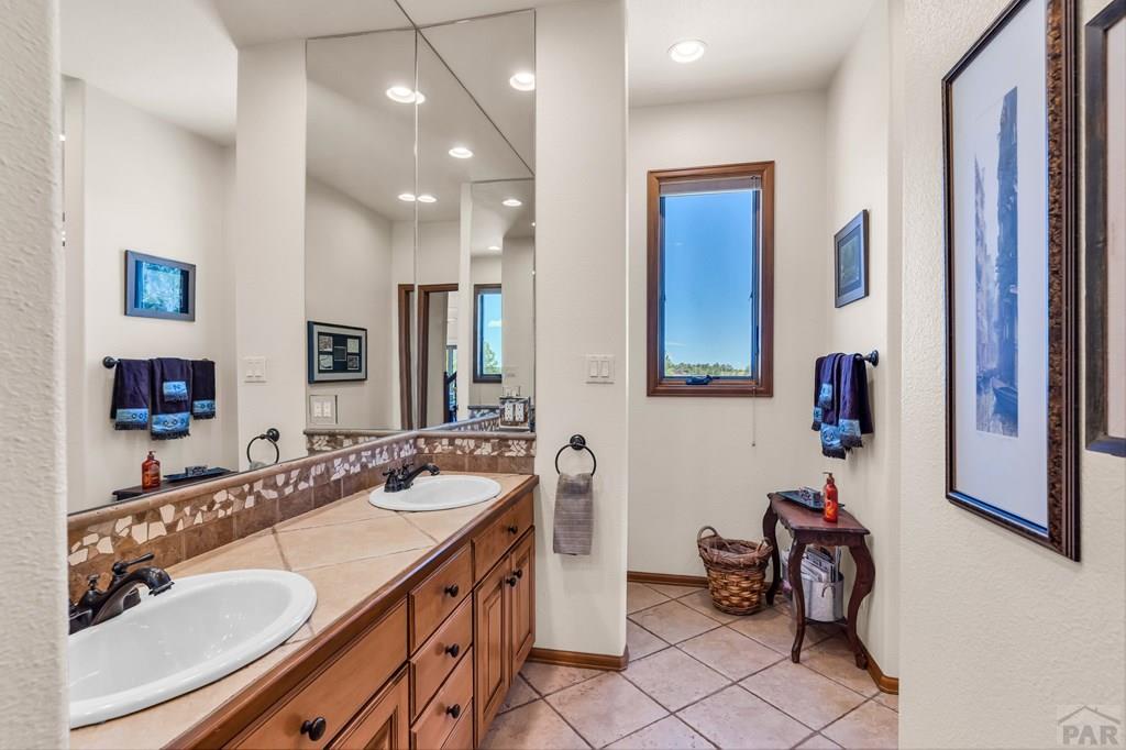 Rye, Colorado, 81069, United States, ,4 BathroomsBathrooms,Residential,Active,1824913
