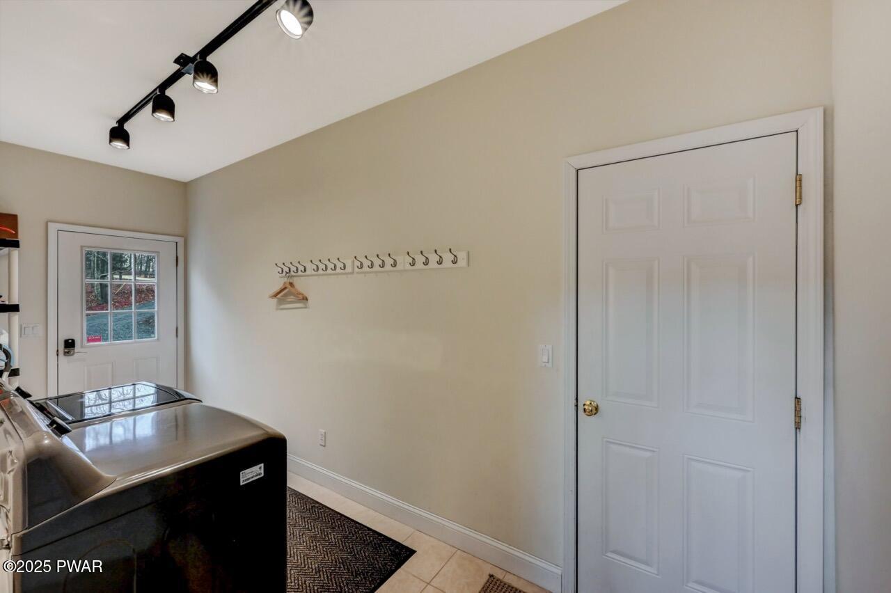 Lackawaxen, Pennsylvania, 18435, United States, ,4 BathroomsBathrooms,Residential,Active,1753948