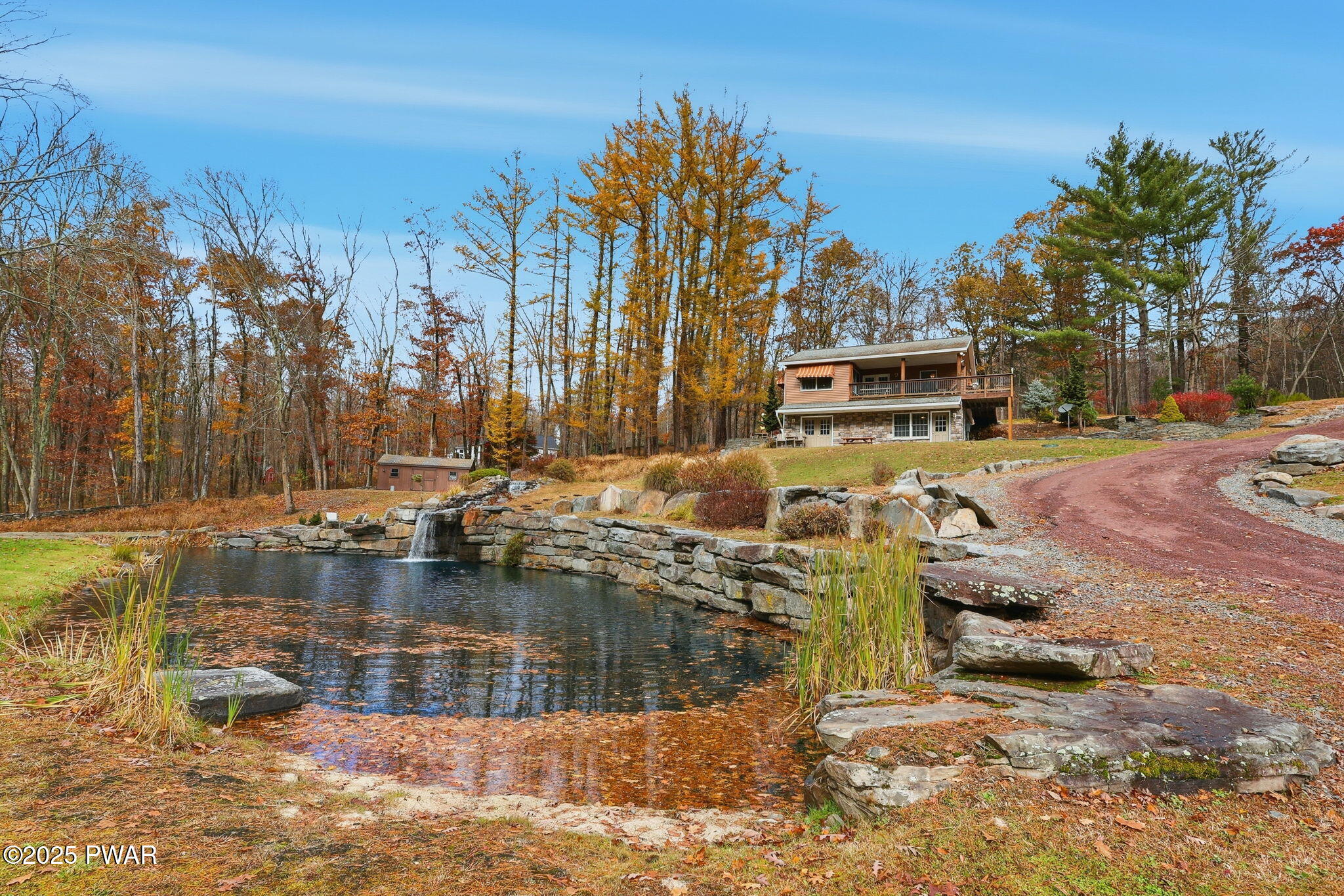 Hawley, Pennsylvania, 18428, United States, 2 Bedrooms Bedrooms, ,3 BathroomsBathrooms,Residential,Active,1985583