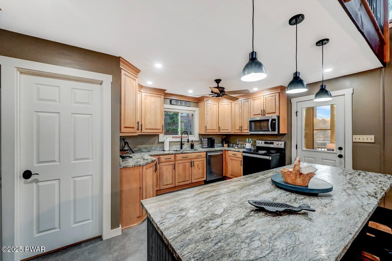 Lake Ariel, Pennsylvania, 18436, United States, 4 Bedrooms Bedrooms, ,3 BathroomsBathrooms,Residential,Active,2010911