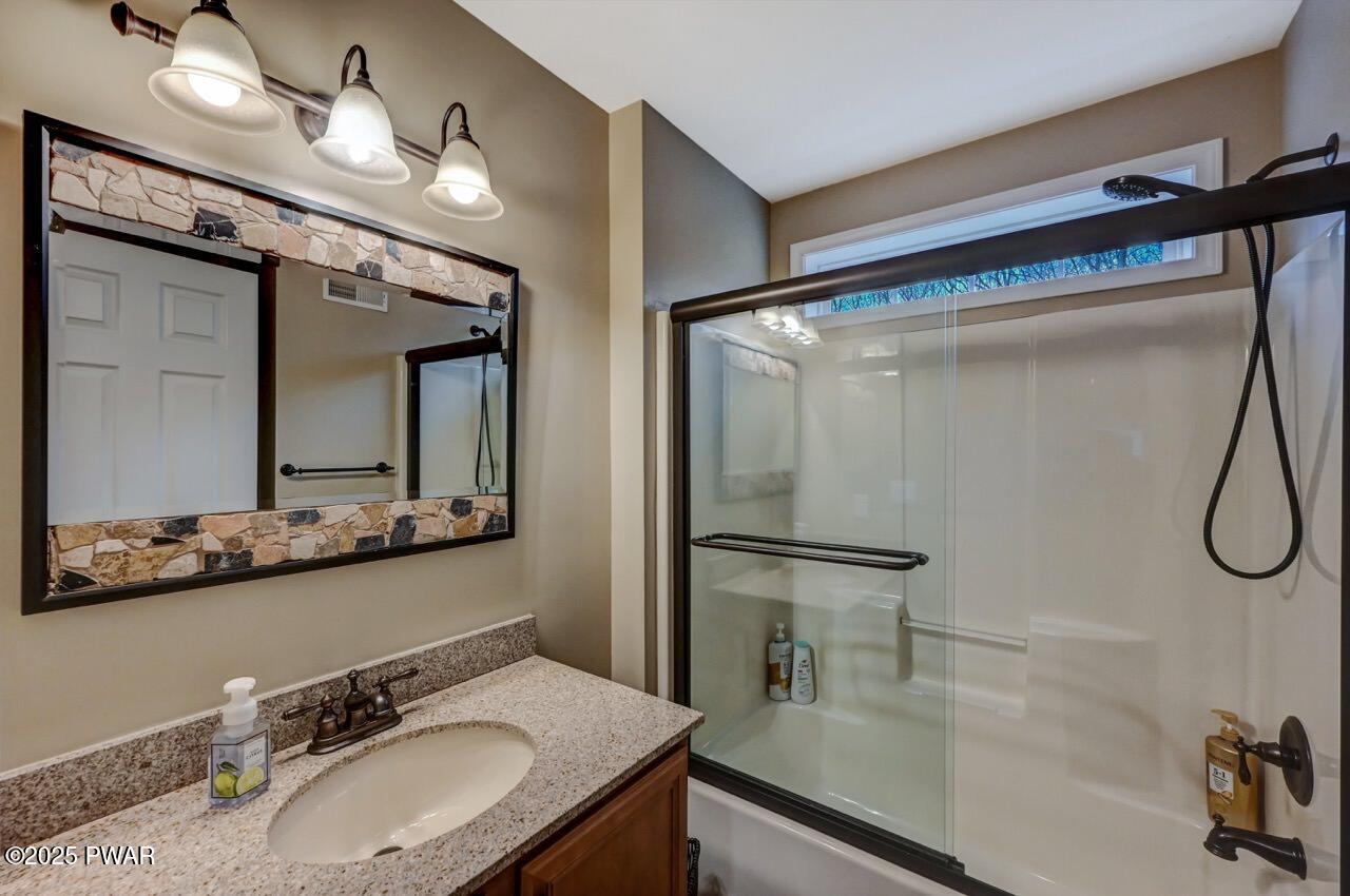 Lackawaxen, Pennsylvania, 18435, United States, ,4 BathroomsBathrooms,Residential,Active,1753948