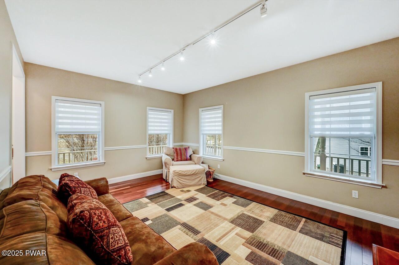 Lackawaxen, Pennsylvania, 18435, United States, ,4 BathroomsBathrooms,Residential,Active,1753948