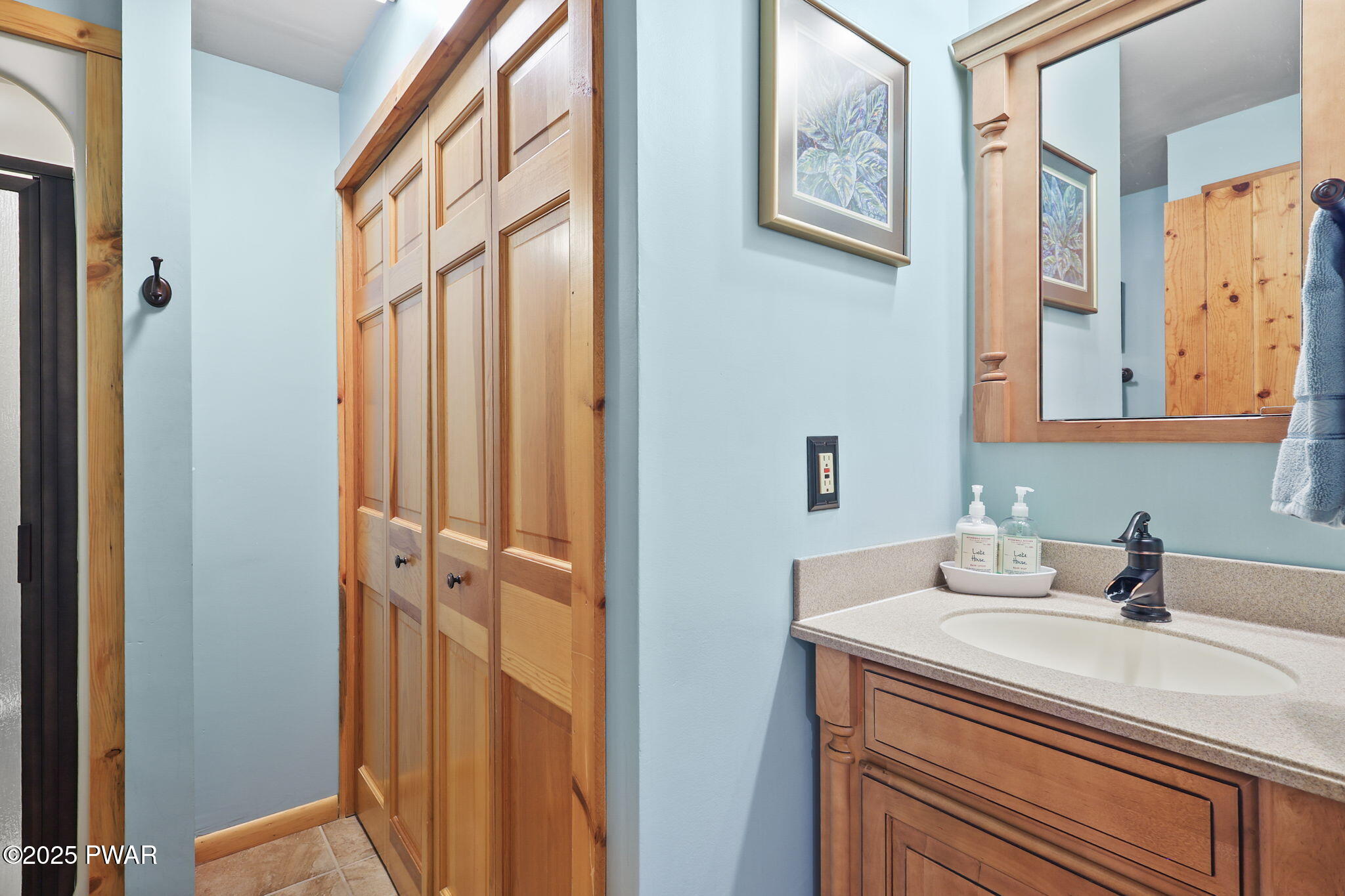 Factoryville, Pennsylvania, 18419, United States, 5 Bedrooms Bedrooms, ,4 BathroomsBathrooms,Residential,Active,1894524