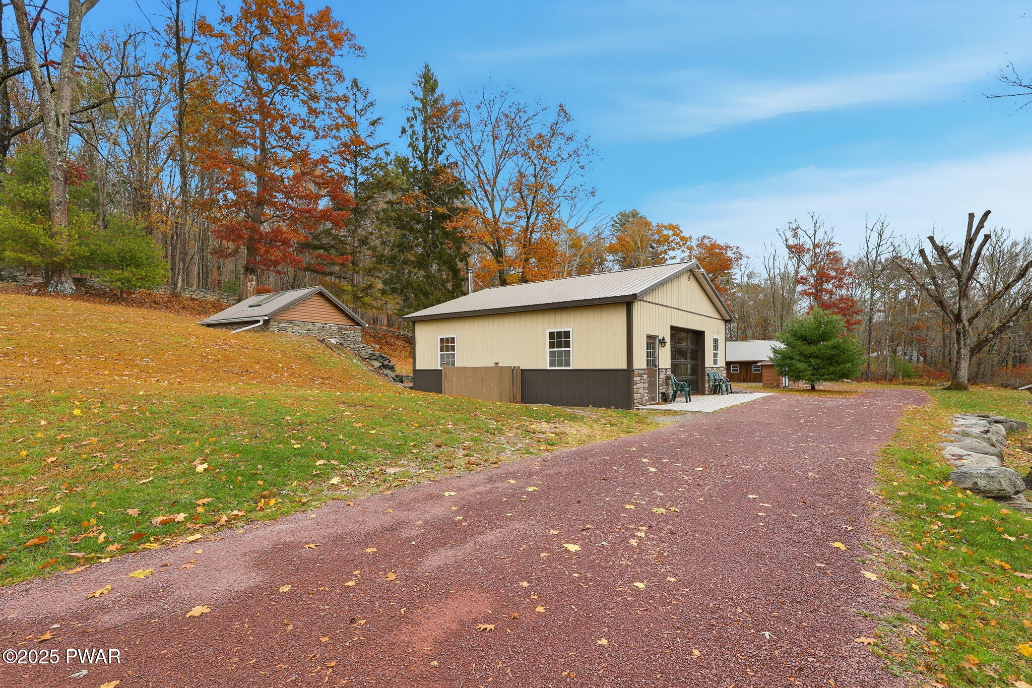 Hawley, Pennsylvania, 18428, United States, 2 Bedrooms Bedrooms, ,3 BathroomsBathrooms,Residential,Active,1985583