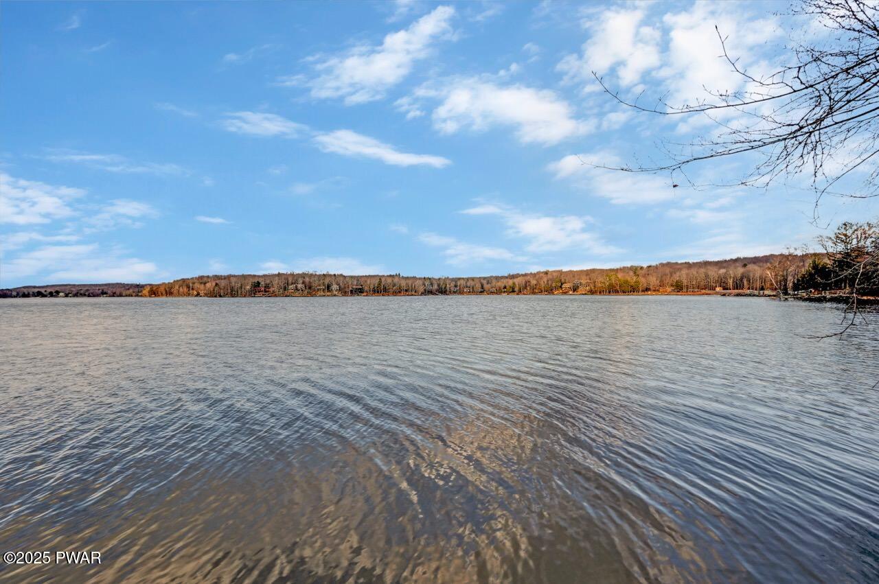 Lake Ariel, Pennsylvania, 18436, United States, 4 Bedrooms Bedrooms, ,3 BathroomsBathrooms,Residential,Active,2010911