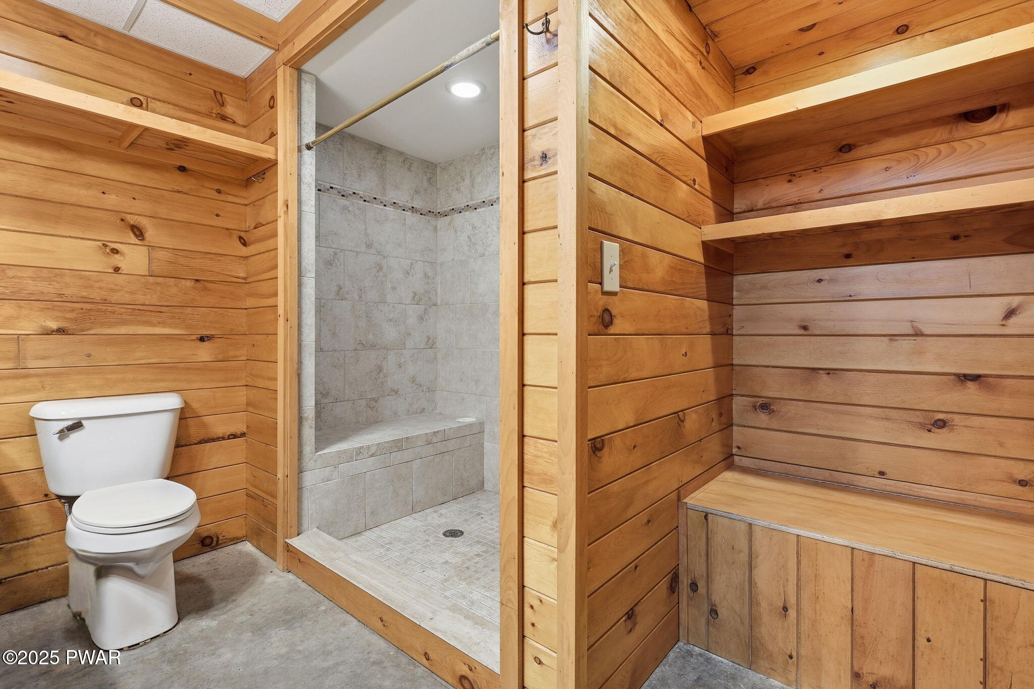 Hawley, Pennsylvania, 18428, United States, 2 Bedrooms Bedrooms, ,3 BathroomsBathrooms,Residential,Active,1985583