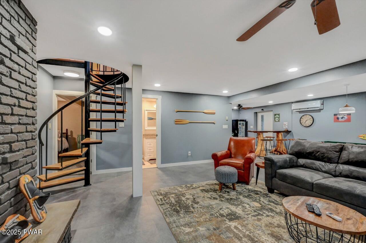 Lake Ariel, Pennsylvania, 18436, United States, 4 Bedrooms Bedrooms, ,3 BathroomsBathrooms,Residential,Active,2010911