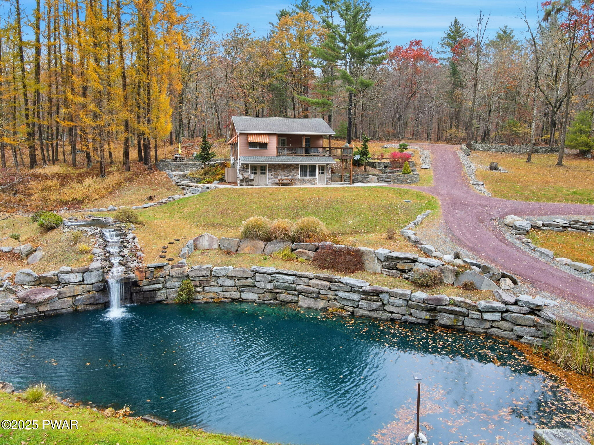 Hawley, Pennsylvania, 18428, United States, 2 Bedrooms Bedrooms, ,3 BathroomsBathrooms,Residential,Active,1985583