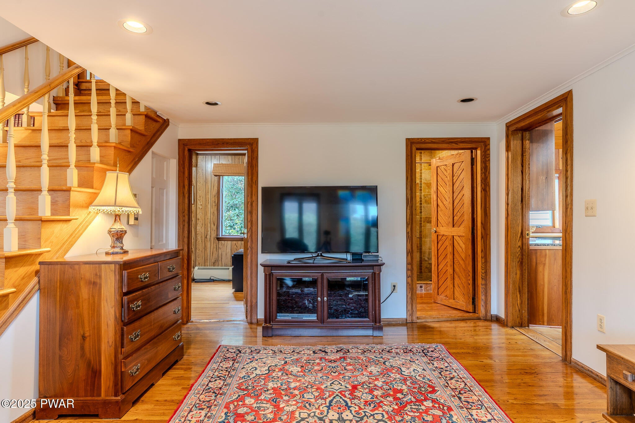 Honesdale, Pennsylvania, 18431, United States, 6 Bedrooms Bedrooms, ,4 BathroomsBathrooms,Residential,Active,1824543