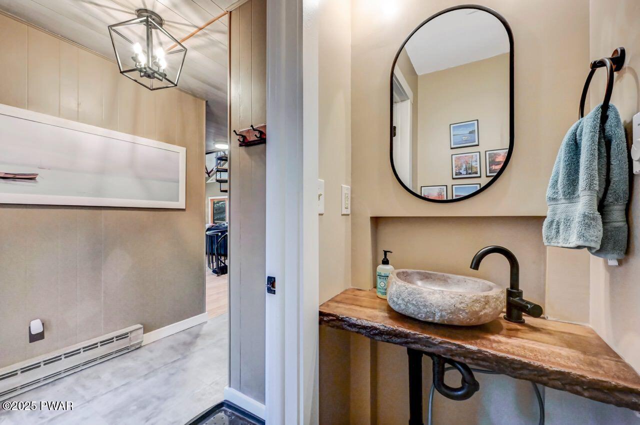 Lake Ariel, Pennsylvania, 18436, United States, 4 Bedrooms Bedrooms, ,3 BathroomsBathrooms,Residential,Active,2010911