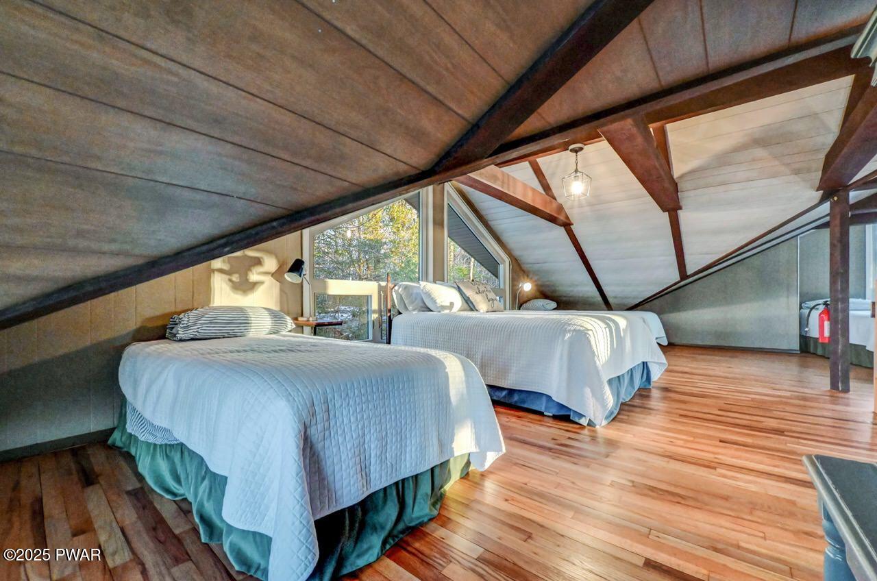 Lake Ariel, Pennsylvania, 18436, United States, 4 Bedrooms Bedrooms, ,3 BathroomsBathrooms,Residential,Active,2010911