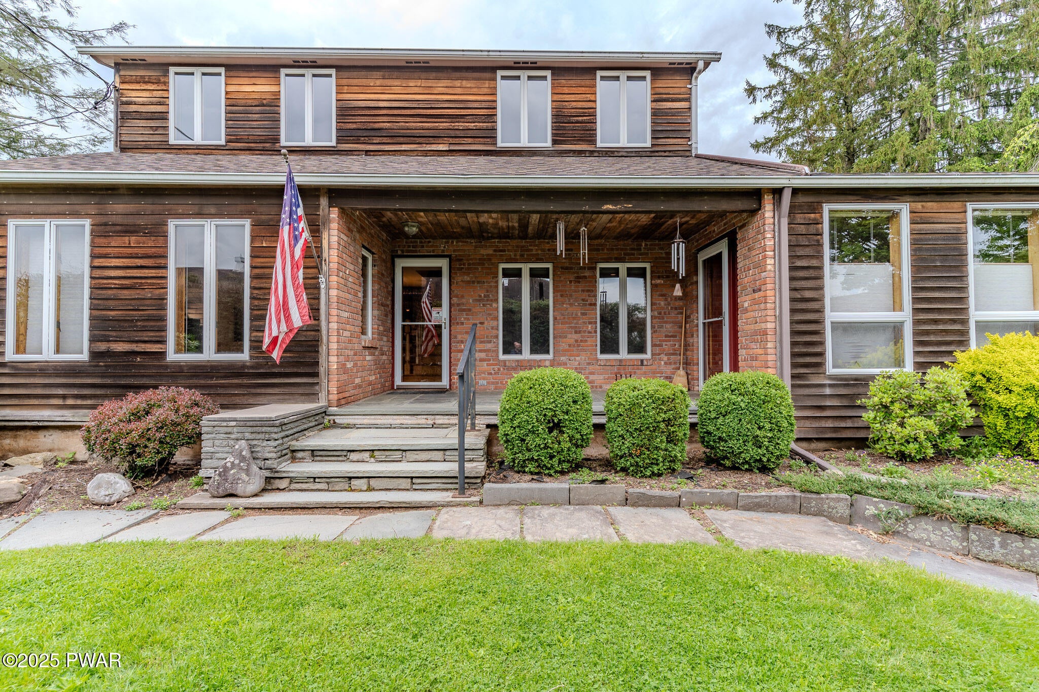 Honesdale, Pennsylvania, 18431, United States, 6 Bedrooms Bedrooms, ,4 BathroomsBathrooms,Residential,Active,1824543