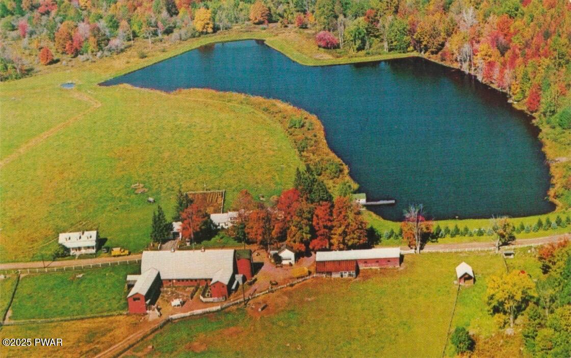 Honesdale, Pennsylvania, 18431, United States, 6 Bedrooms Bedrooms, ,4 BathroomsBathrooms,Residential,Active,1824543
