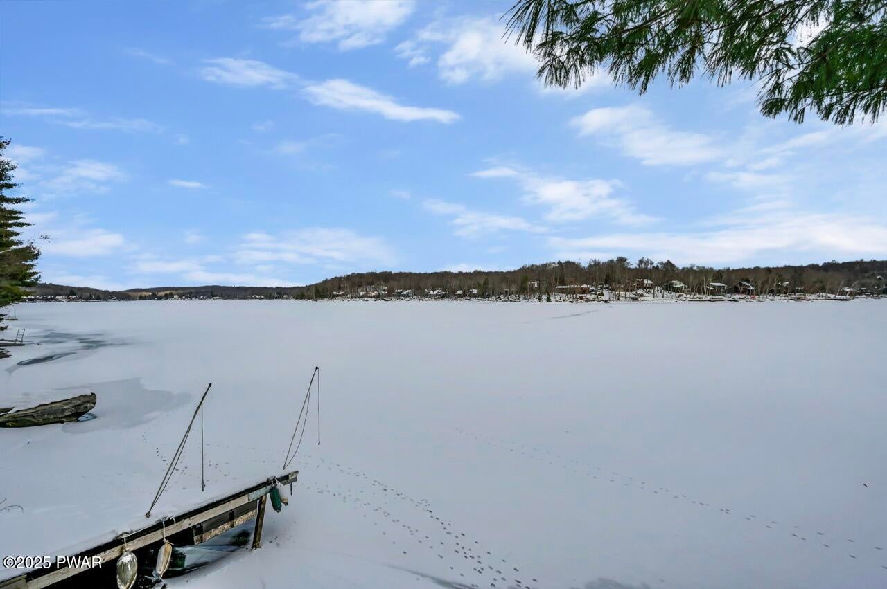 Lake Ariel, Pennsylvania, 18436, United States, 5 Bedrooms Bedrooms, ,2 BathroomsBathrooms,Residential,Active,2006806
