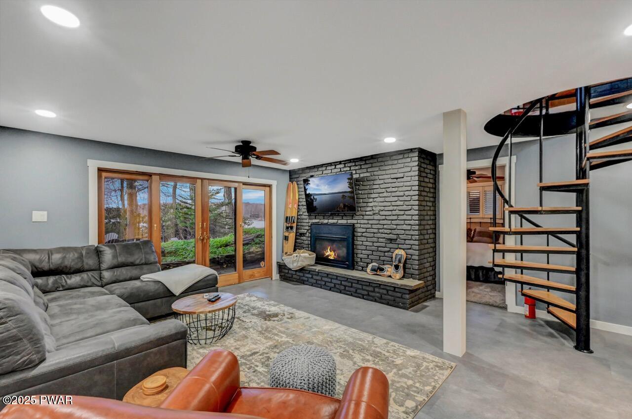 Lake Ariel, Pennsylvania, 18436, United States, 4 Bedrooms Bedrooms, ,3 BathroomsBathrooms,Residential,Active,2010911