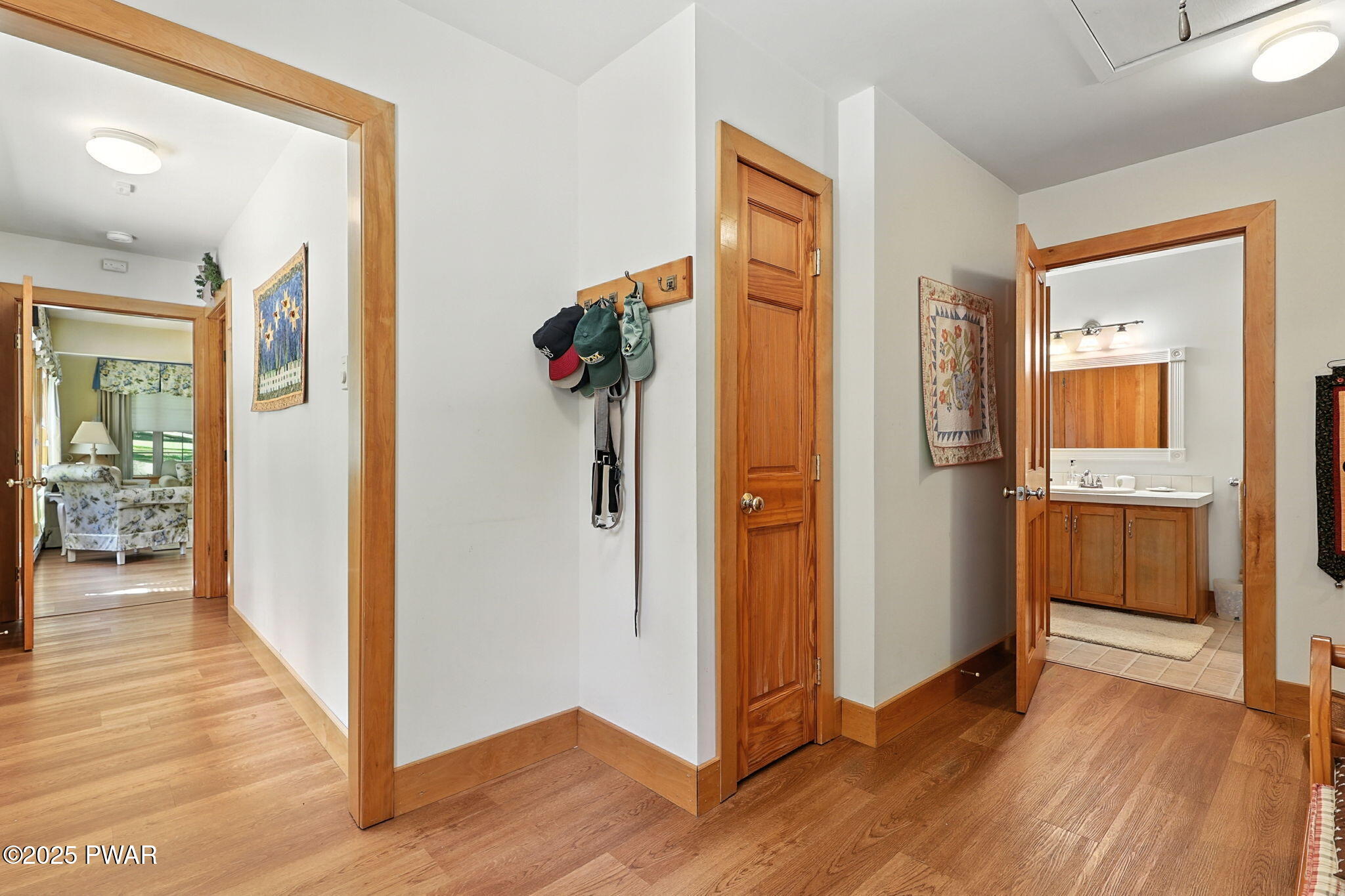 Forest City, Pennsylvania, 18421, United States, 6 Bedrooms Bedrooms, ,4 BathroomsBathrooms,Residential,Pending,1994968