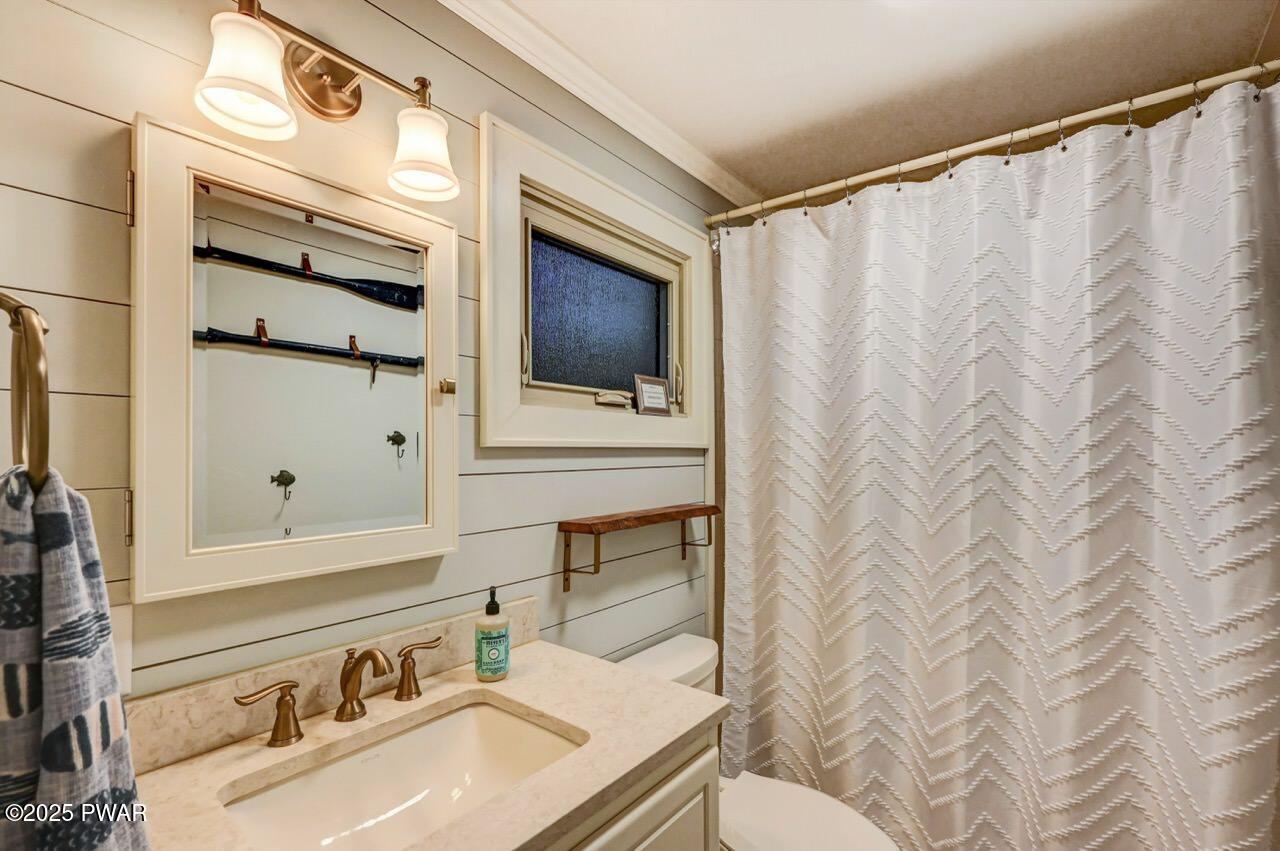 Lake Ariel, Pennsylvania, 18436, United States, 4 Bedrooms Bedrooms, ,3 BathroomsBathrooms,Residential,Active,2010911