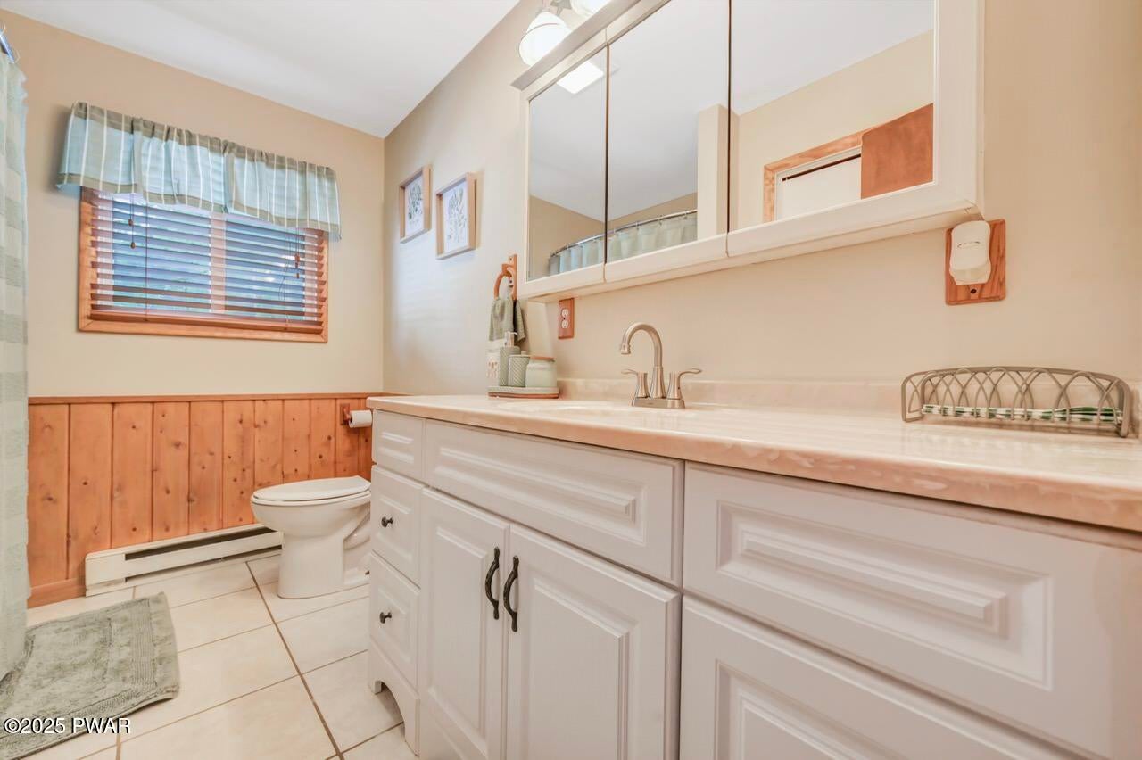 Lake Ariel, Pennsylvania, 18436, United States, 5 Bedrooms Bedrooms, ,2 BathroomsBathrooms,Residential,Active,2006806