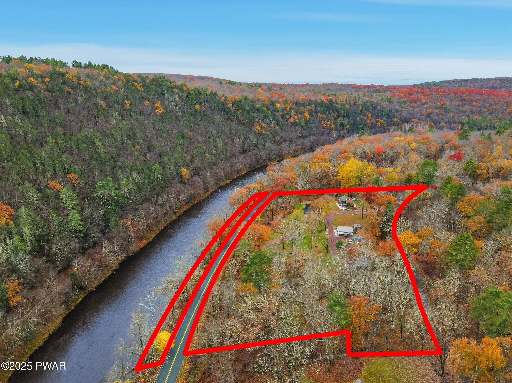 Hawley, Pennsylvania, 18428, United States, 2 Bedrooms Bedrooms, ,3 BathroomsBathrooms,Residential,Active,1985583