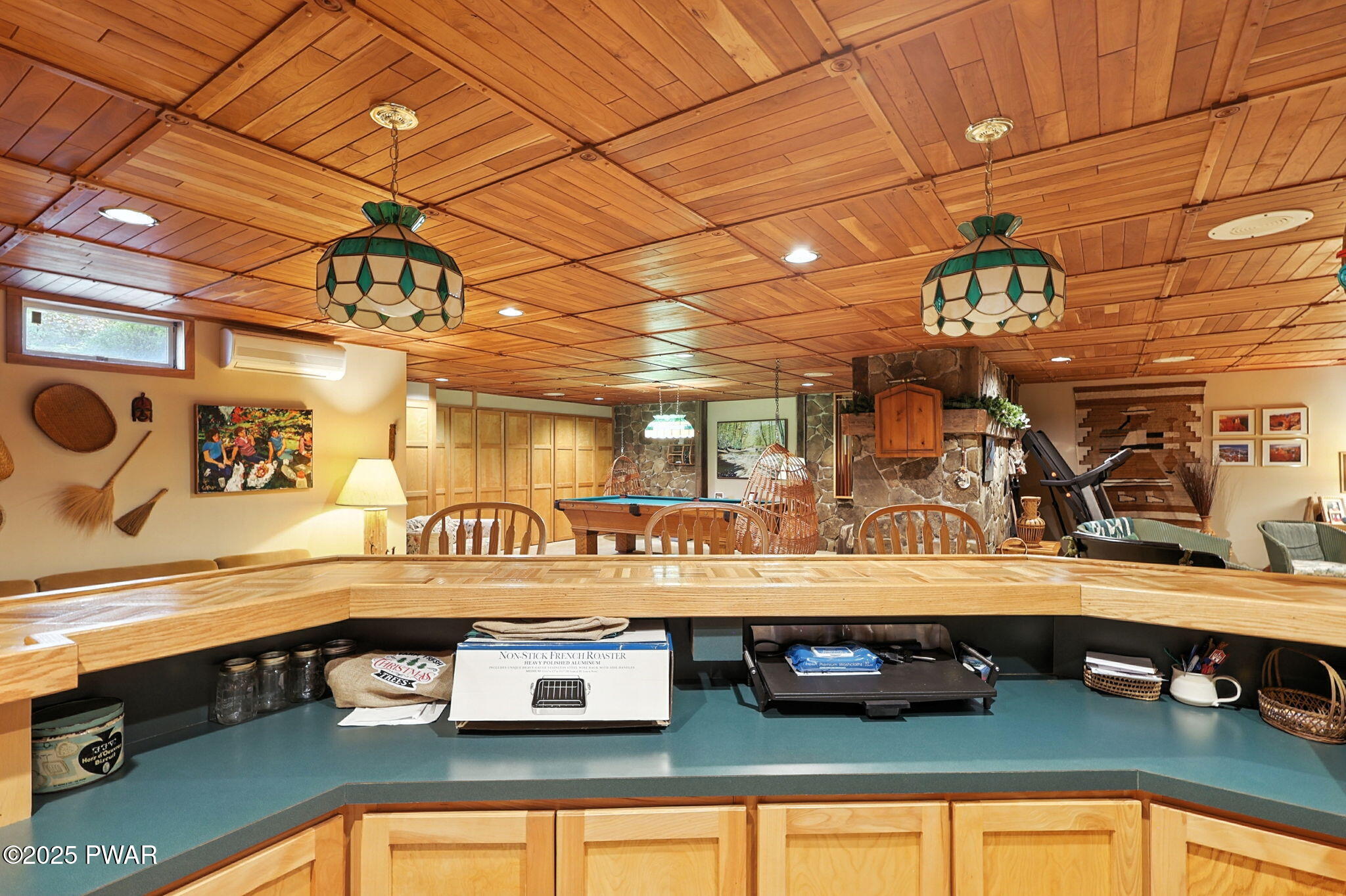 Forest City, Pennsylvania, 18421, United States, 6 Bedrooms Bedrooms, ,4 BathroomsBathrooms,Residential,Pending,1994968