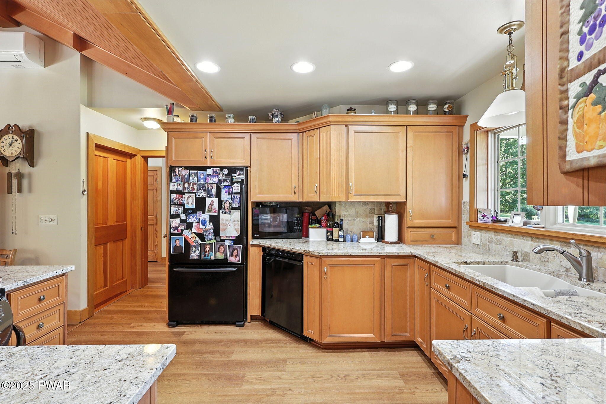 Forest City, Pennsylvania, 18421, United States, 6 Bedrooms Bedrooms, ,4 BathroomsBathrooms,Residential,Pending,1994968