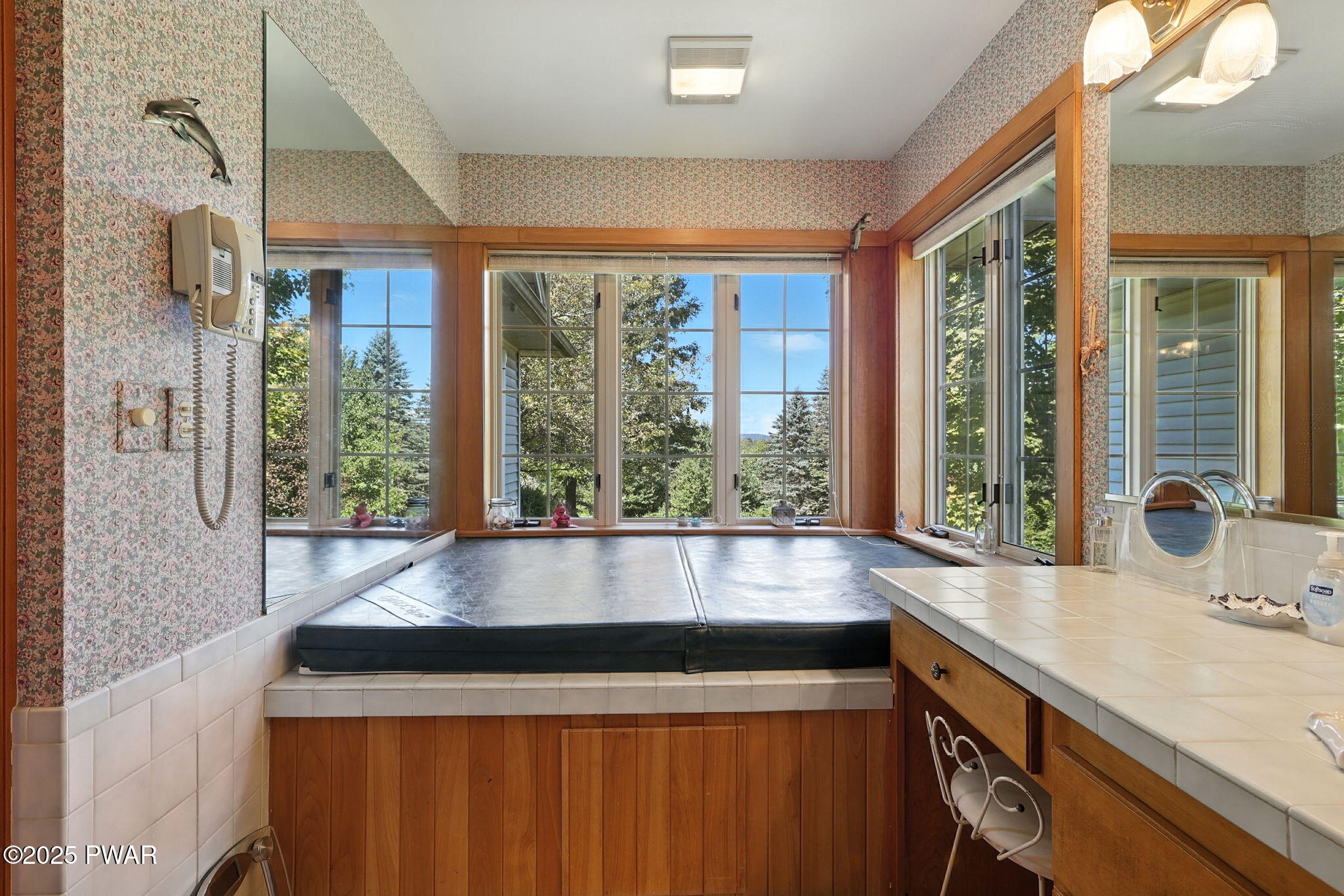 Forest City, Pennsylvania, 18421, United States, 6 Bedrooms Bedrooms, ,4 BathroomsBathrooms,Residential,Pending,1994968