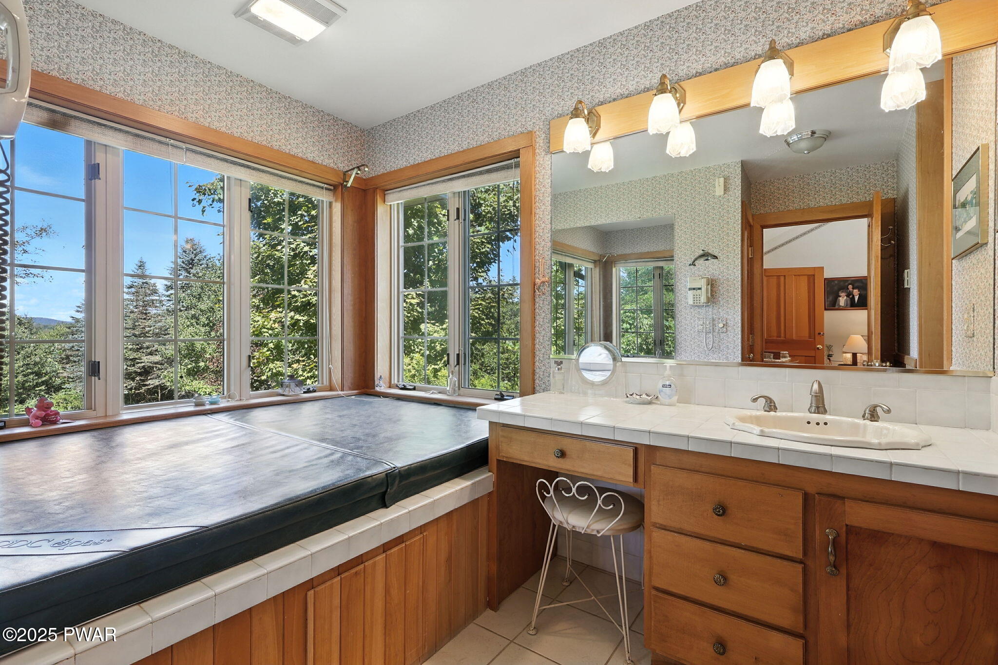 Forest City, Pennsylvania, 18421, United States, 6 Bedrooms Bedrooms, ,4 BathroomsBathrooms,Residential,Pending,1994968